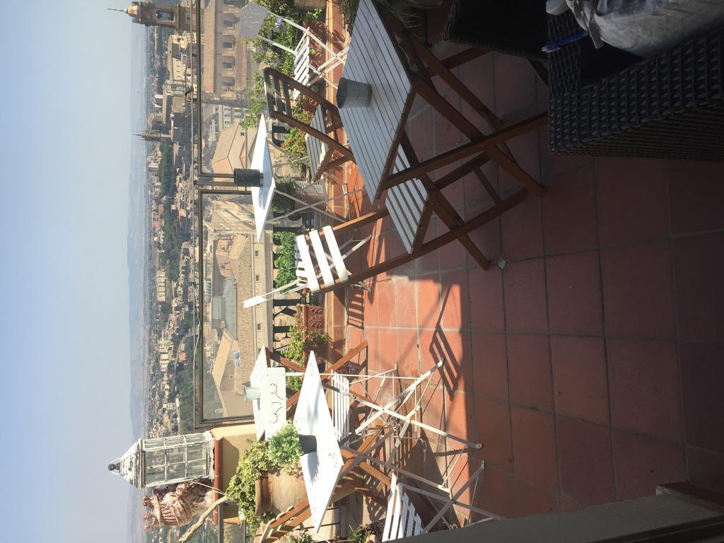 Casa Tipica Siciliana Patronale Home Bedandbreakfast Tremetrisoprailcielo Camere Con Vista, Colazione Interna In Terrazzo Panoramico Caltagirone Exteriör bild